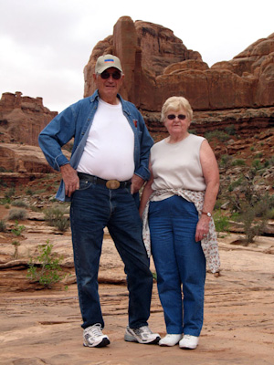 Hiking 'Park Avenue' in Arches National Park